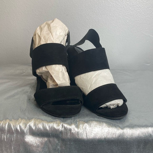 UNISA Shoes - Unisa Black Heeled Sandals Sz 8.5M